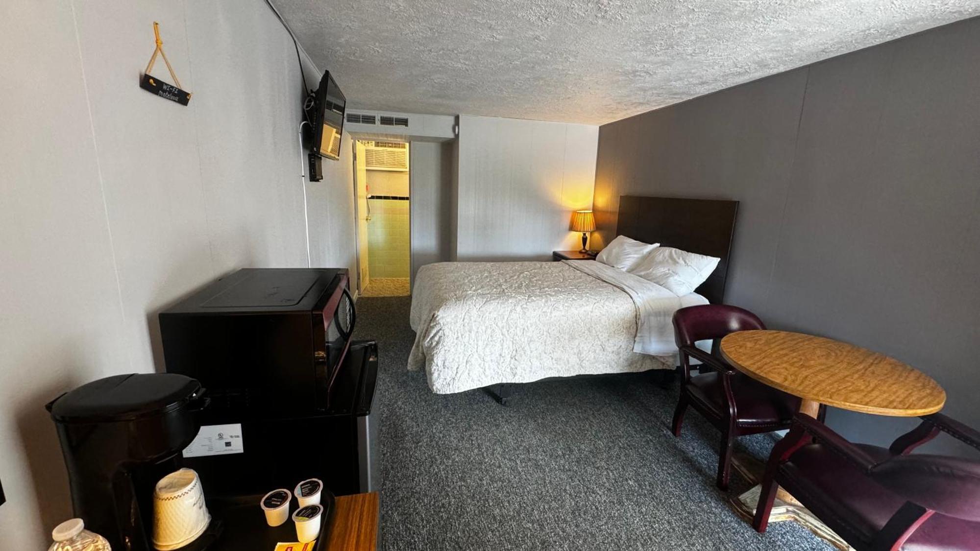 Hopwood Motel Uniontown Exterior foto